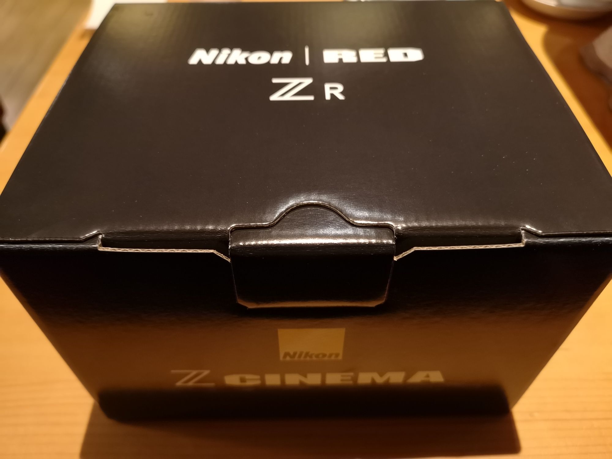 ニコン ZR受け取りに行きましたので開封 | Dmaniax.com